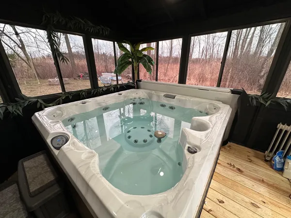 $399,900 | 1535 Kings Crown, Wixom, MI 48393