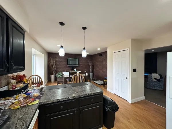 $399,900 | 1535 Kings Crown, Wixom, MI 48393