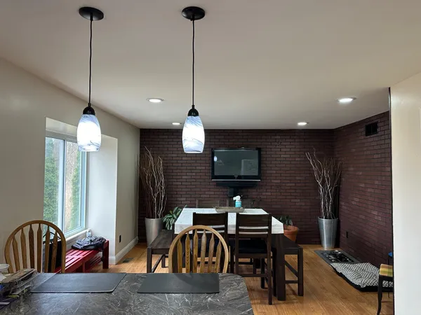 $399,900 | 1535 Kings Crown, Wixom, MI 48393