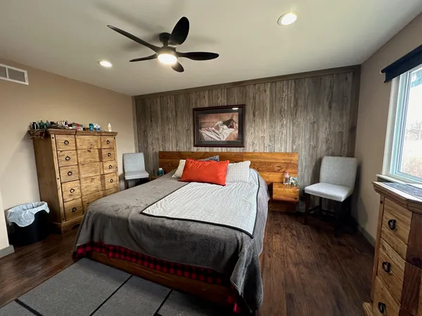 $399,900 | 1535 Kings Crown, Wixom, MI 48393