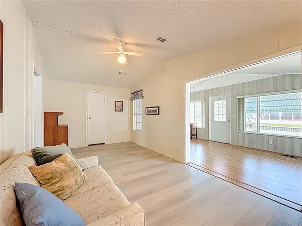 $136,500 | 980 7th Street Northwest, Unit 43, Largo, FL 33770