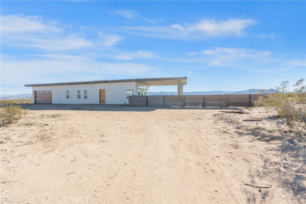 62050 Sonora Road Joshua Tree, CA 92252 - Photo 2 of 40 a view of wooden fence