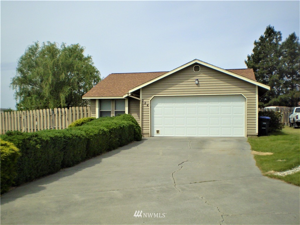 324 North Clark Road Moses Lake, WA 98837 - Photo 2 of 18 Gallery Image 2