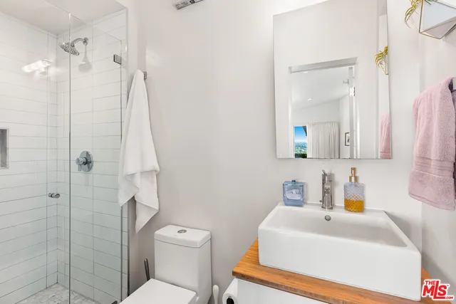 $2,275,000 | 3601 Berry Drive, Studio City, CA 91604