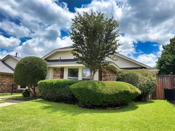 $225,000 | 320 Crooked Lane, Mesquite, TX 75149