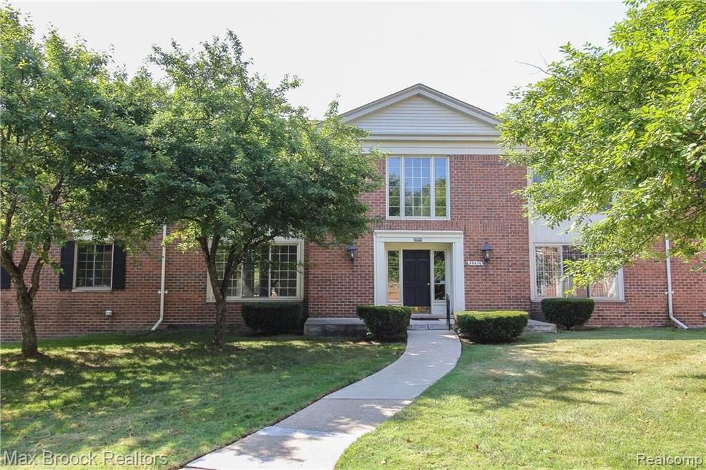 29676 Middlebelt Road Farmington Hills, MI 48334 - Photo 1 of 34