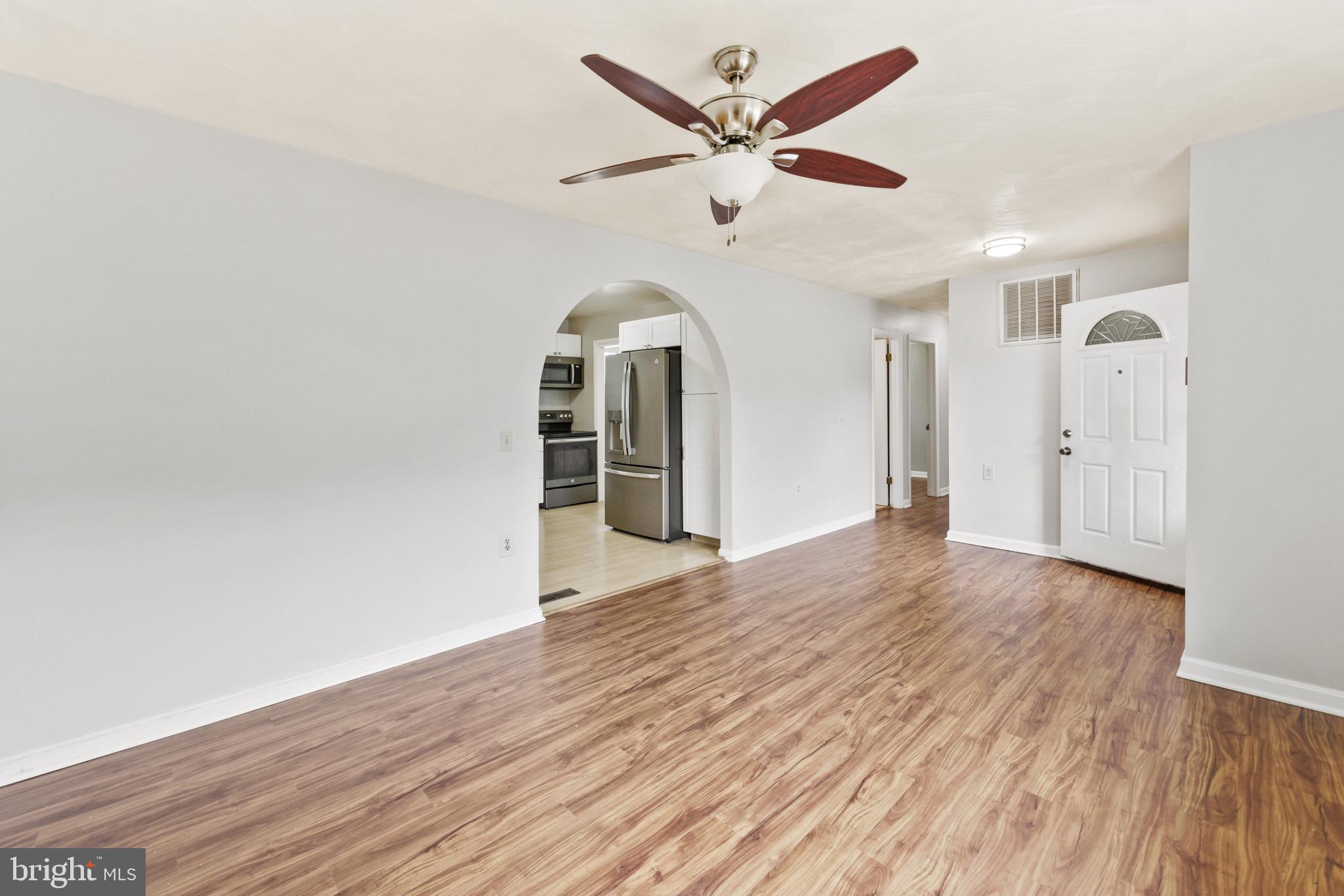 104 Barren Ridge Road Chester, MD 21619 - Photo 8 of 41 Living room