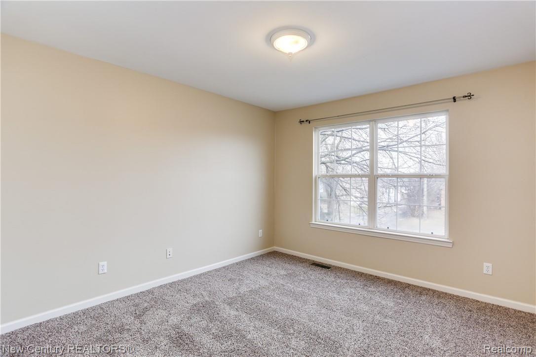 1635 Milverton Road Troy, MI 48083 - Photo 22 of 30 1635 Milverton Dr Troy MI-print-022-22-36 Maywood Avenue0022FULL-4200x2800-300dpi.jpg