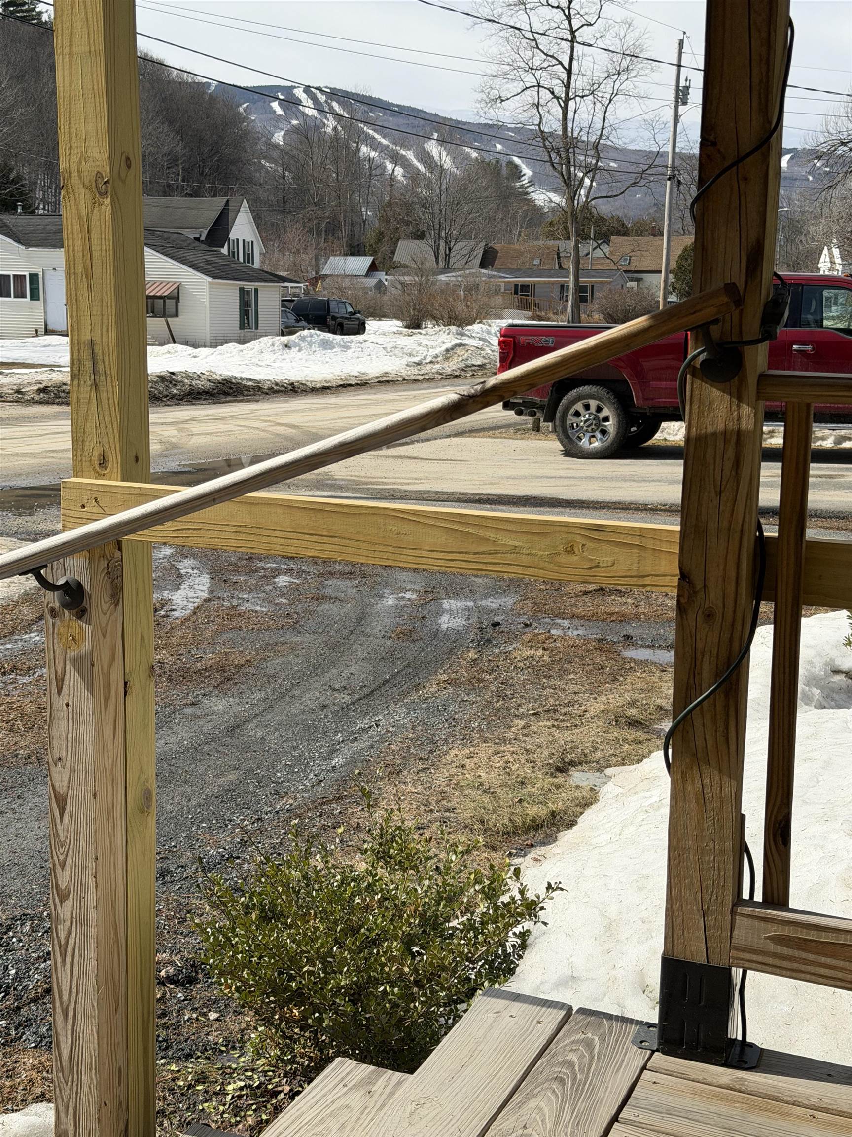 33 Pleasant Street Extension Ludlow, VT 05149 - Photo 6 of 35