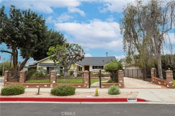 $1,089,000 | 18900 Vincennes Street, Northridge, CA 91324
