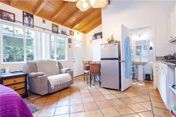 $1,089,000 | 18900 Vincennes Street, Northridge, CA 91324