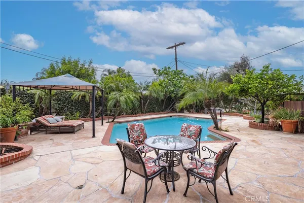 $1,089,000 | 18900 Vincennes Street, Northridge, CA 91324