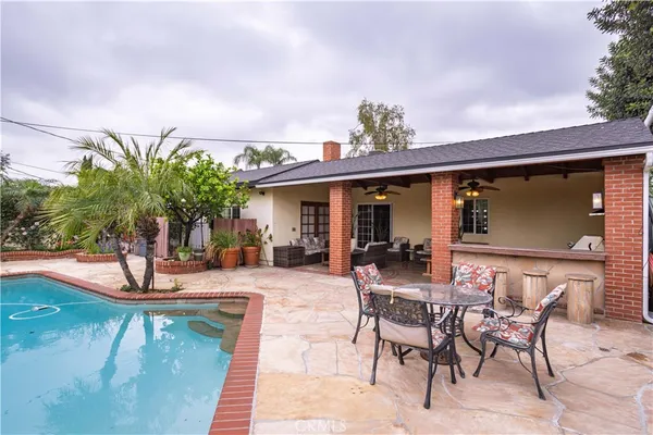 $1,089,000 | 18900 Vincennes Street, Northridge, CA 91324