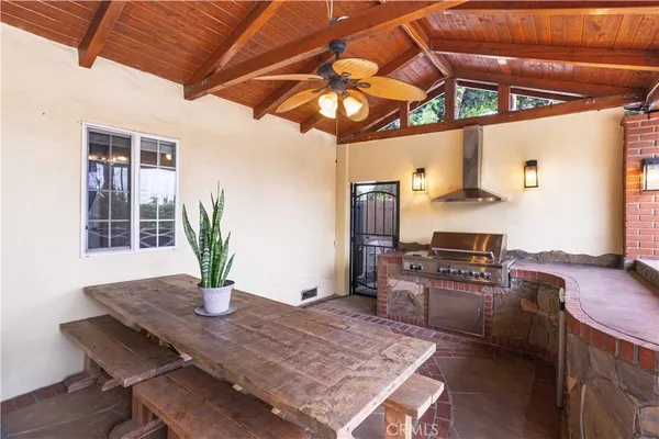 $1,089,000 | 18900 Vincennes Street, Northridge, CA 91324