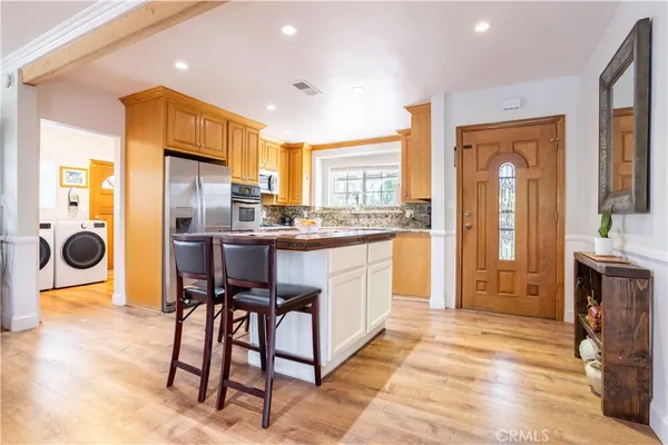 $1,089,000 | 18900 Vincennes Street, Northridge, CA 91324