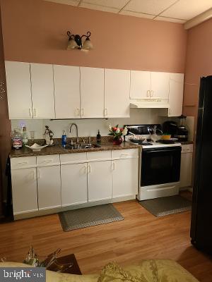2013 South 5th Street Philadelphia, PA 19148 - Photo 12 of 15 KITCHEN 1ST FLOOR