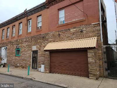 2013 South 5th Street Philadelphia, PA 19148 - Photo 5 of 15 2 CAR ATTACHED GARAGE ON SIDE