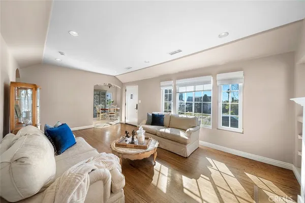 $1,585,000 | 1809 Sonoma Drive, Altadena, CA 91001