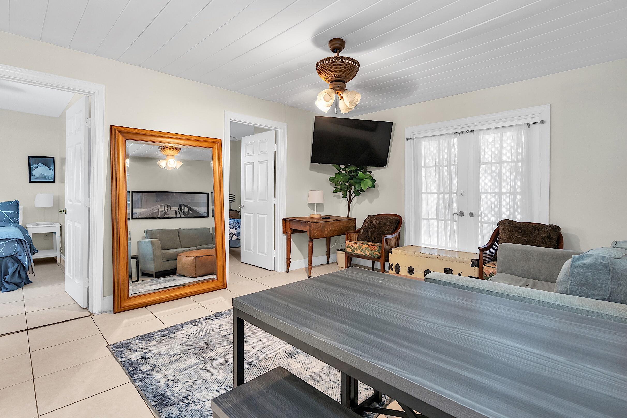 909 North Palmway, Unit B Lake Worth Beach, FL 33460 - Photo 13 of 28 909 - 012