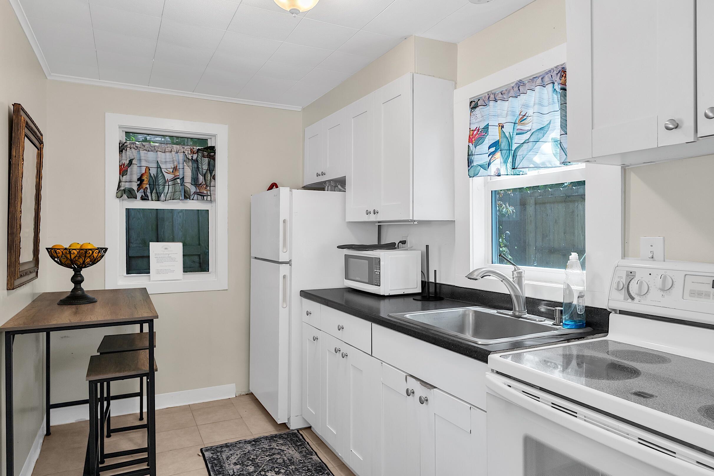 909 North Palmway, Unit B Lake Worth Beach, FL 33460 - Photo 18 of 28 909 - 017