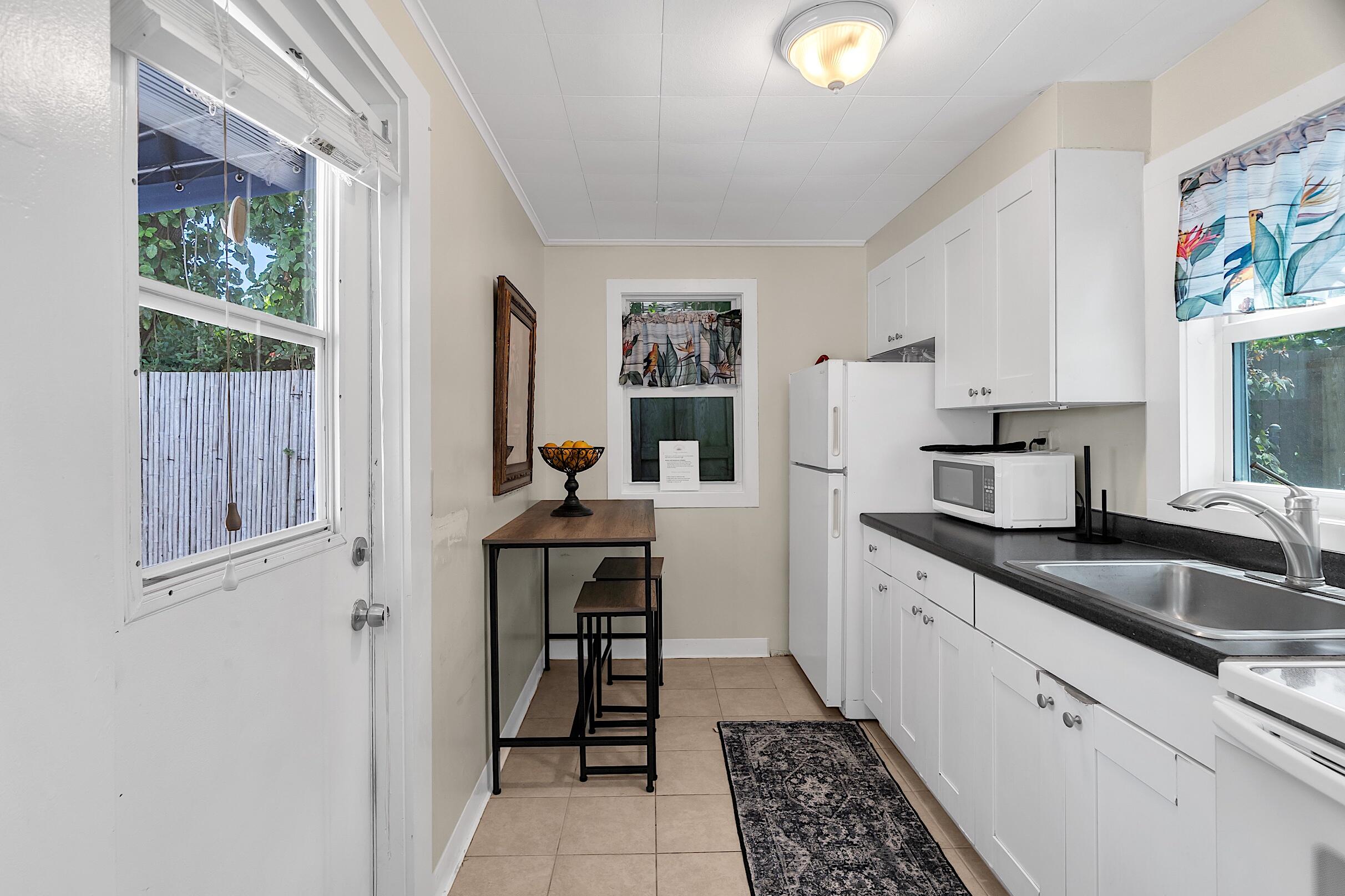 909 North Palmway, Unit B Lake Worth Beach, FL 33460 - Photo 19 of 28 909 - 018