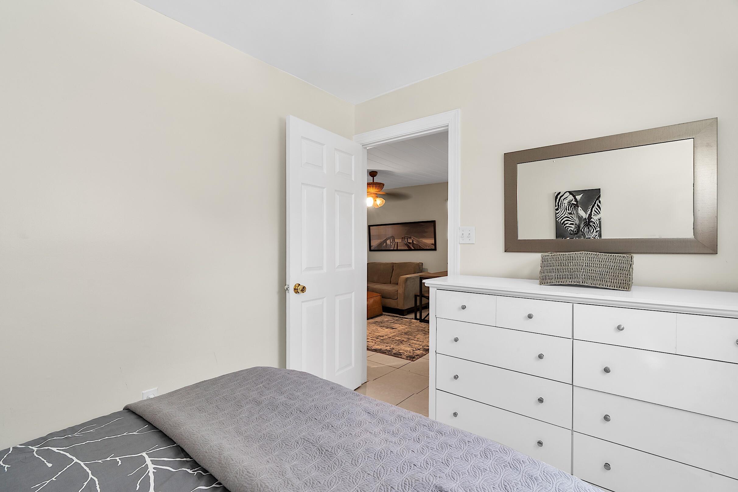 909 North Palmway, Unit B Lake Worth Beach, FL 33460 - Photo 22 of 28 909 - 021