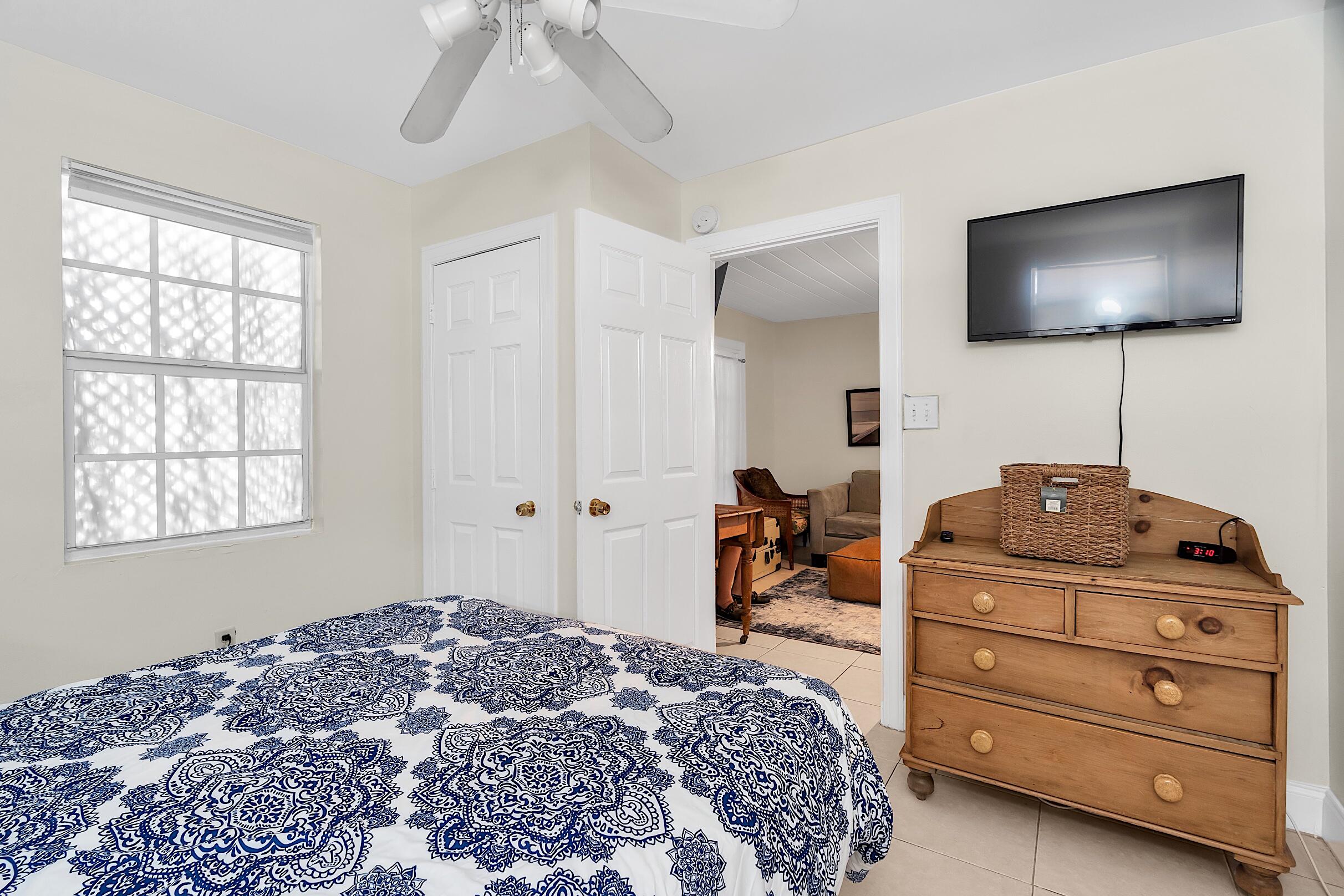 909 North Palmway, Unit B Lake Worth Beach, FL 33460 - Photo 25 of 28 909 - 024