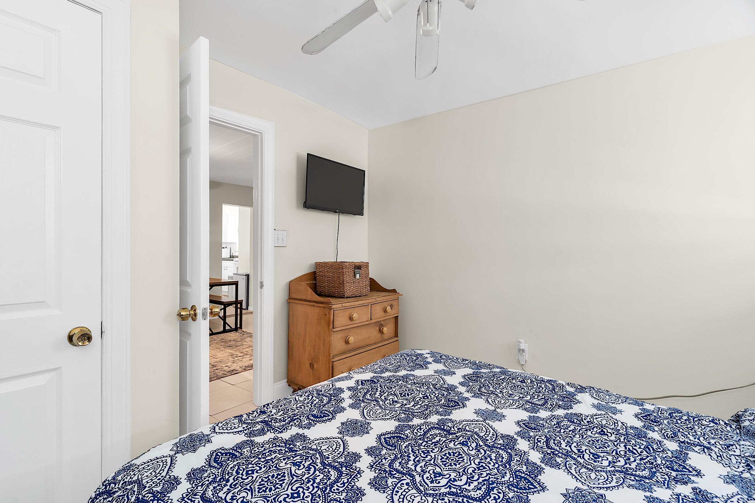 909 North Palmway, Unit B Lake Worth Beach, FL 33460 - Photo 26 of 28 909 - 025