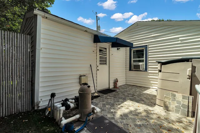 $2,250 | 909 North Palmway, Unit B, Lake Worth Beach, FL 33460