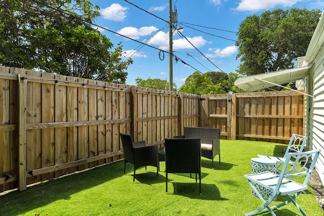 $2,250 | 909 North Palmway, Unit B, Lake Worth Beach, FL 33460