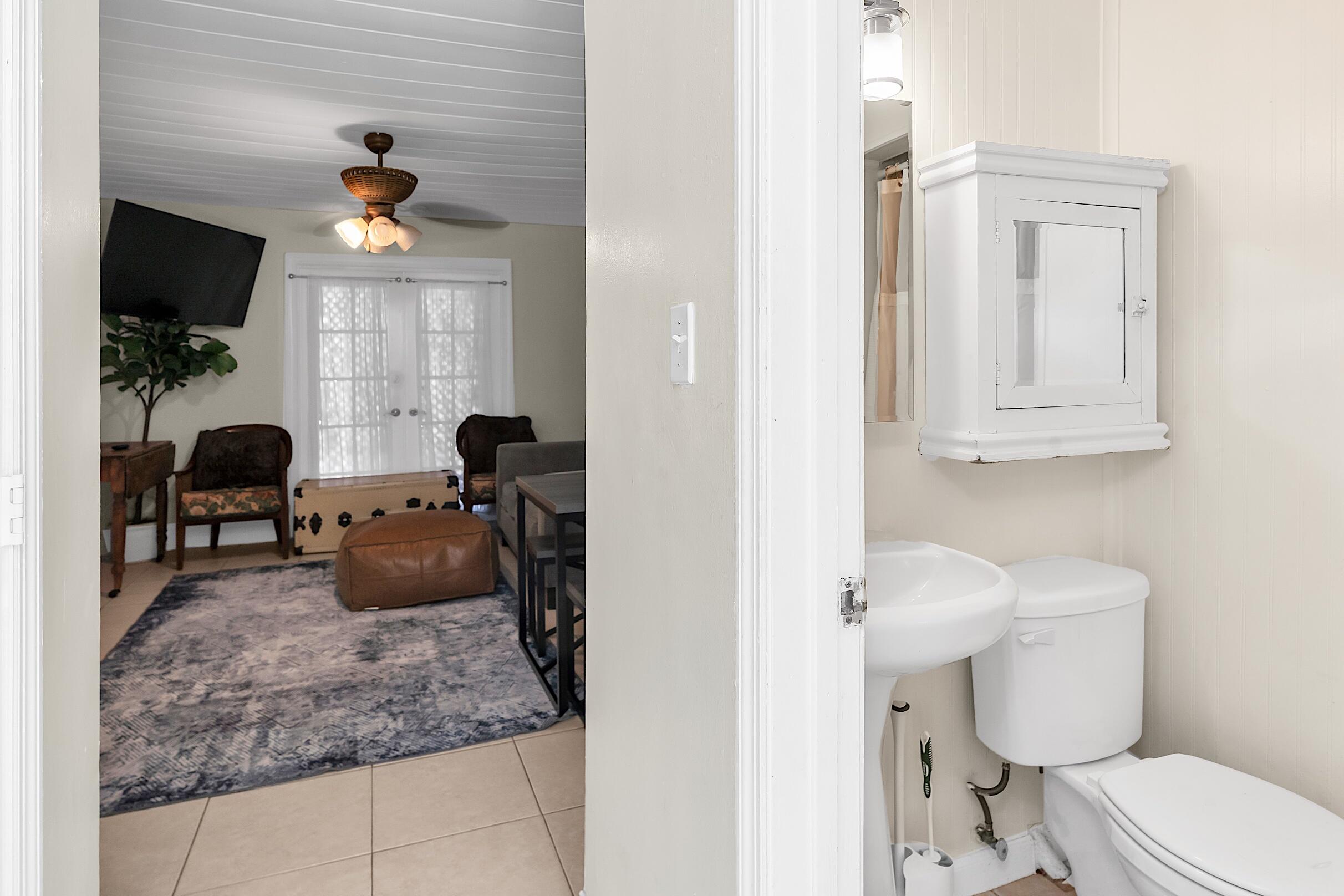 909 North Palmway, Unit B Lake Worth Beach, FL 33460 - Photo 8 of 28 909 - 007