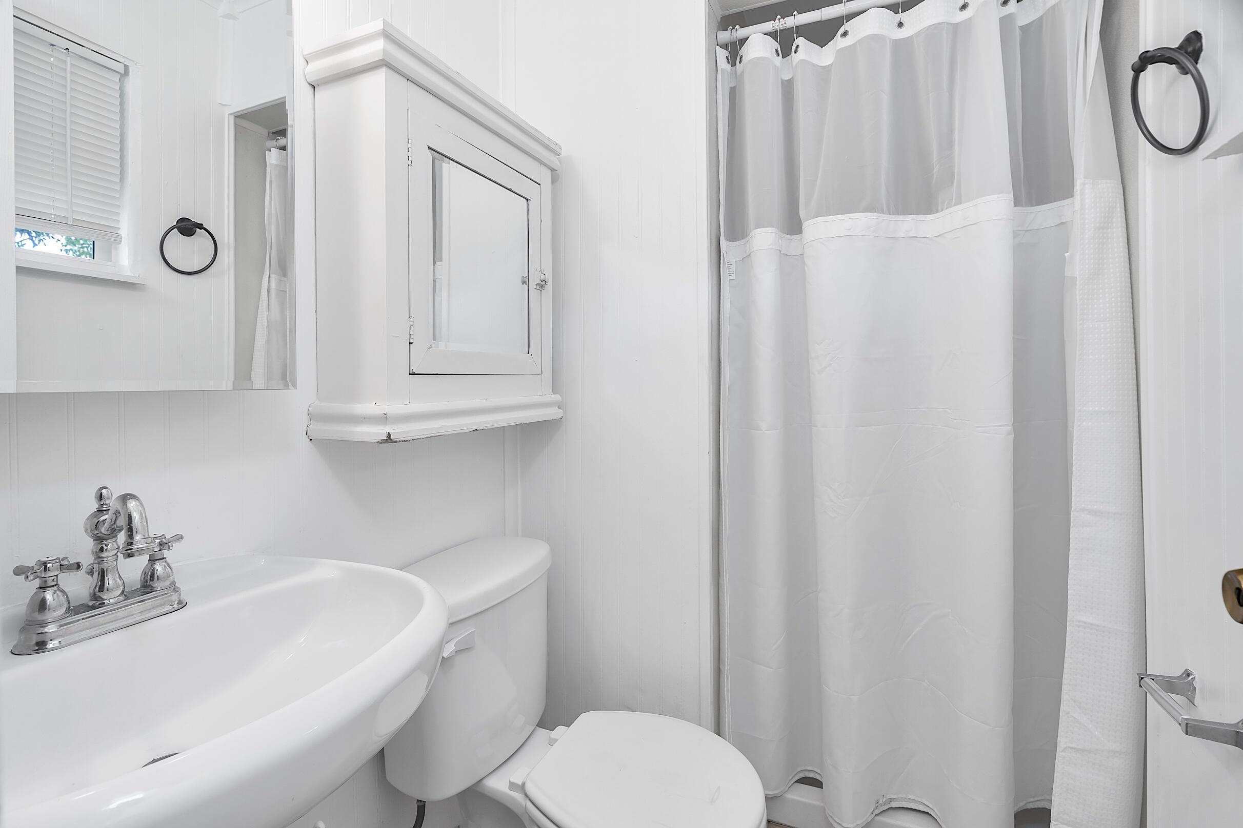 909 North Palmway, Unit B Lake Worth Beach, FL 33460 - Photo 9 of 28 909 - 008