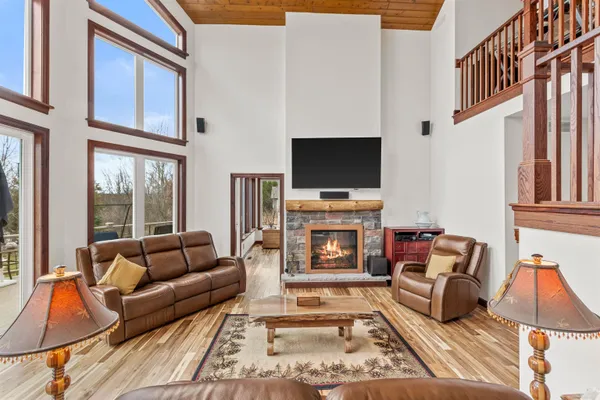 $1,150,000 | W3247 Yellow Banks Trail, Nekoosa, WI 54457