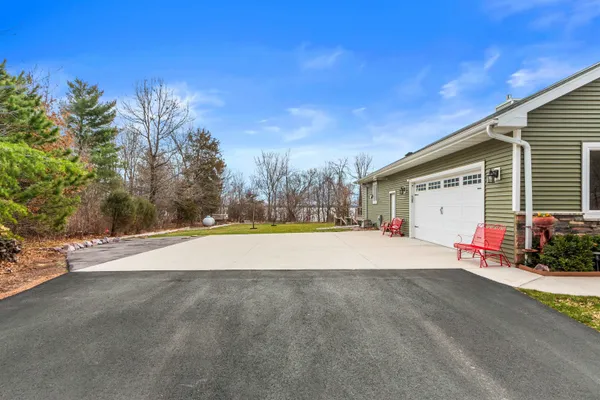 $1,150,000 | W3247 Yellow Banks Trail, Nekoosa, WI 54457