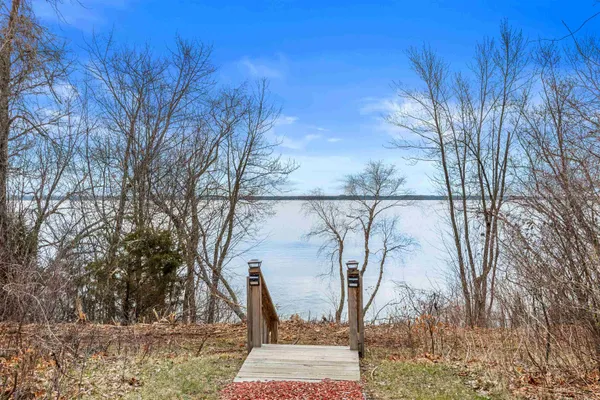 $1,150,000 | W3247 Yellow Banks Trail, Nekoosa, WI 54457