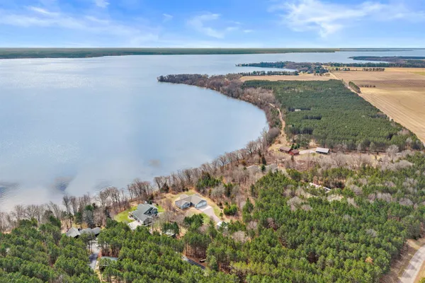 $1,150,000 | W3247 Yellow Banks Trail, Nekoosa, WI 54457
