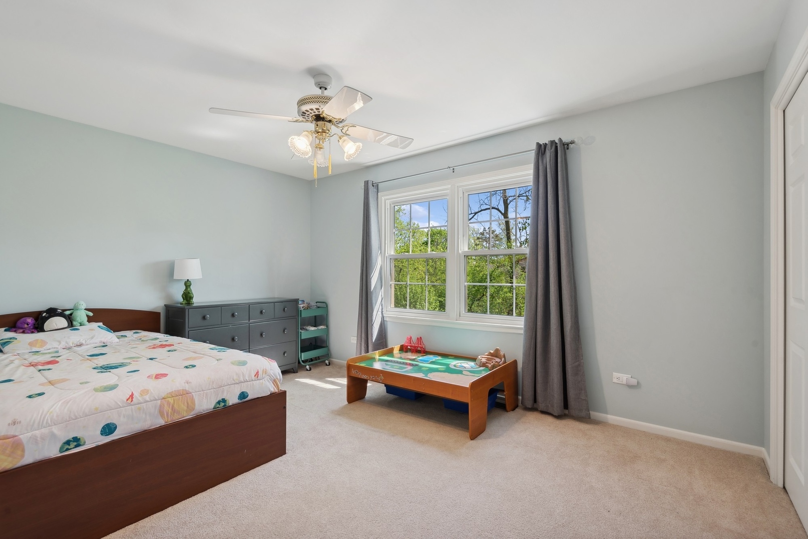 2729 Illinois Road Northbrook, IL 60062 - Photo 23 of 35 a bedroom with a bed and a window