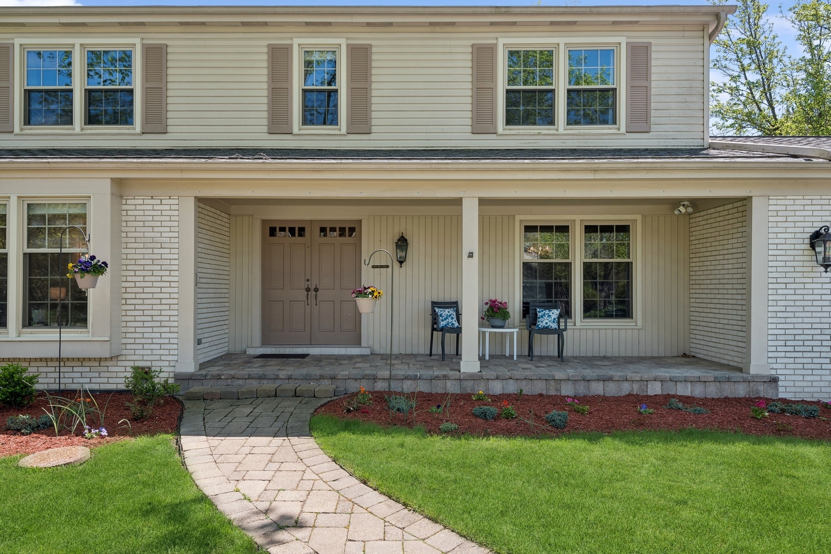 2729 Illinois Road Northbrook, IL 60062 - Photo 3 of 35 front view of a house