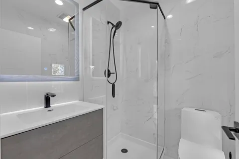$1,200,000 | 1866 Berry Lane, Des Plaines, IL 60018
