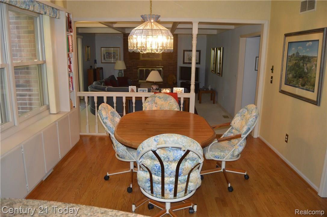 25869 Rutledge Crossing Farmington, MI 48335 - Photo 7 of 18 Breakfast Nook