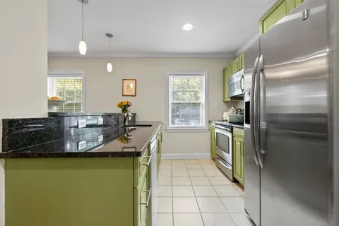 $595,000 | 27-29 Commonwealth Avenue, Unit 9, Newton, MA 02467