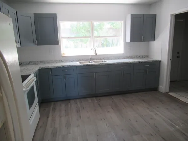 $2,400 | 1221 Southwest 11th Avenue, Unit B, Deerfield Beach, FL 33441