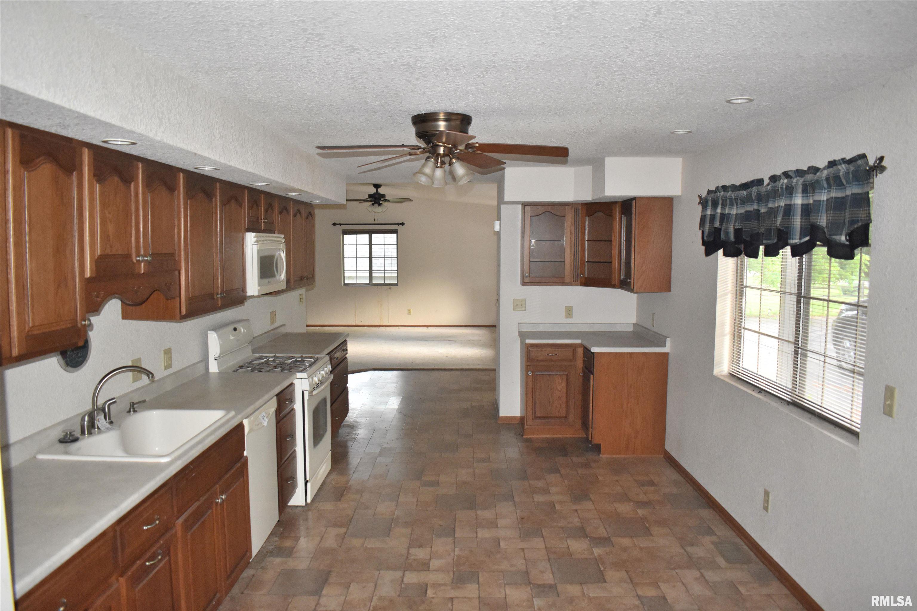 6899 Riverview Road Thomson, IL 61285 - Photo 4 of 17