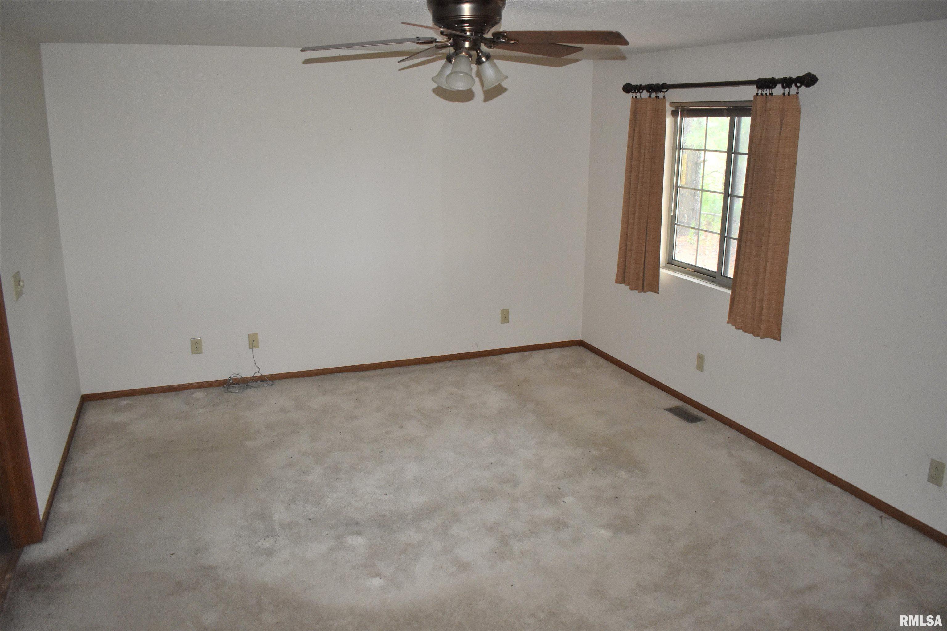 6899 Riverview Road Thomson, IL 61285 - Photo 9 of 17