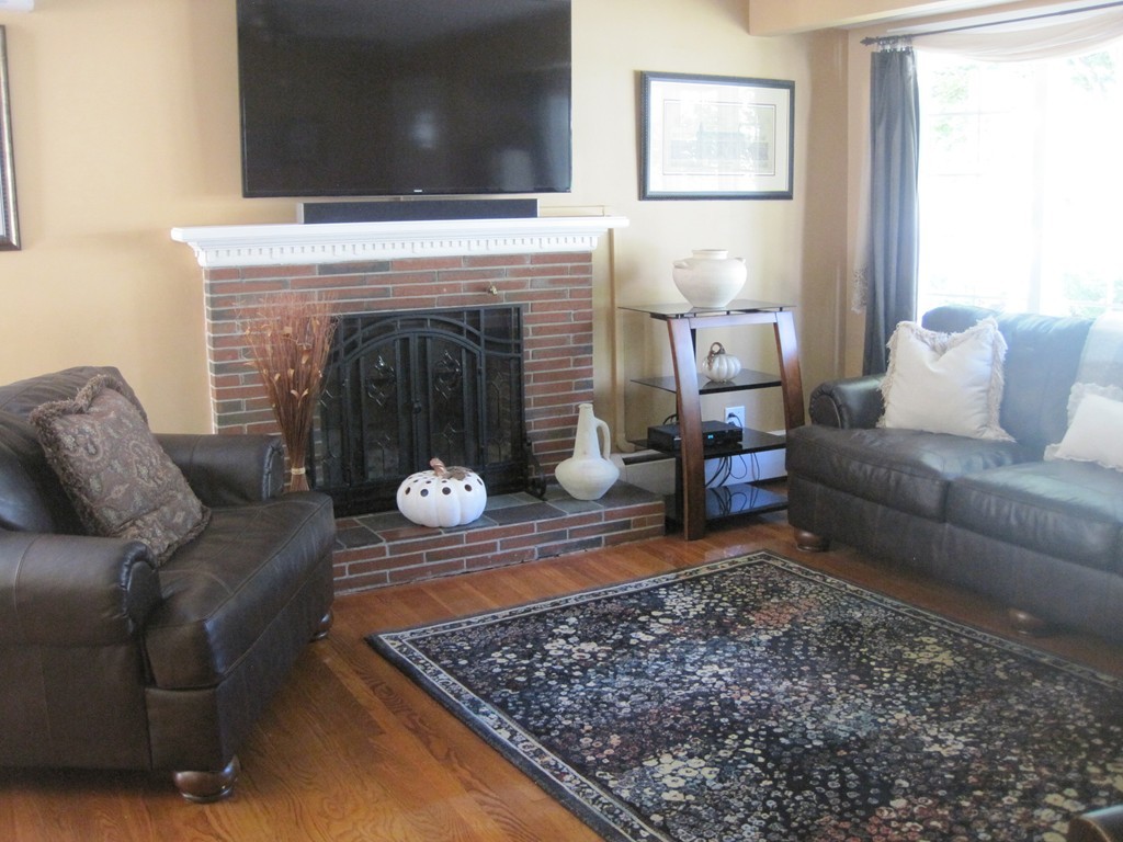 29 Brewster Road Worcester, MA 01602 - Photo 4 of 30 Gallery Image 4
