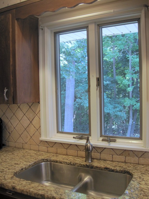 29 Brewster Road Worcester, MA 01602 - Photo 8 of 30 Gallery Image 8