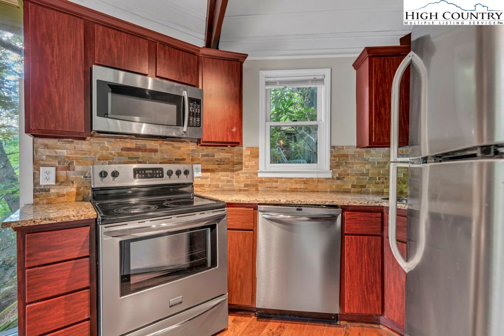 201-203 Laurel Boone, NC 28607 - Photo 11 of 45 Gallery Image 11