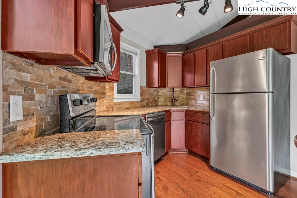 201-203 Laurel Boone, NC 28607 - Photo 12 of 45 Gallery Image 12