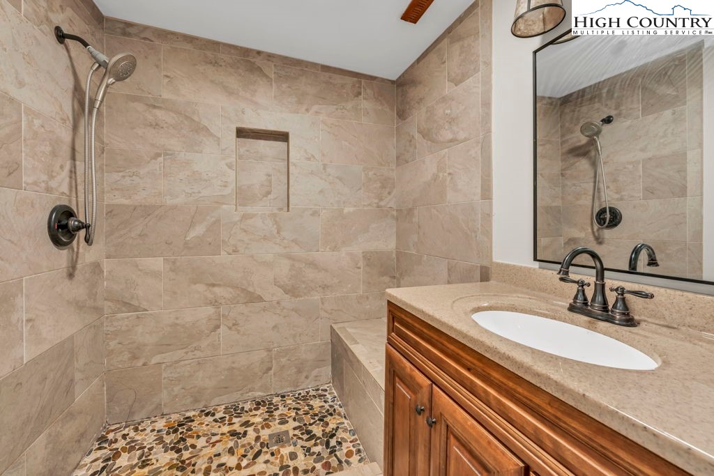 201-203 Laurel Boone, NC 28607 - Photo 19 of 45 Gallery Image 19