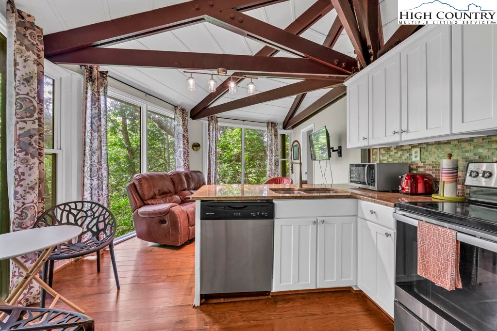 201-203 Laurel Boone, NC 28607 - Photo 30 of 45 Gallery Image 30